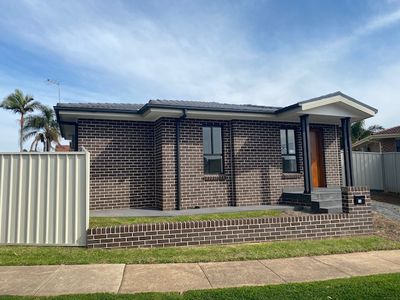 2A Anton Place, Bonnyrigg