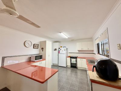 24 South Street, Urangan