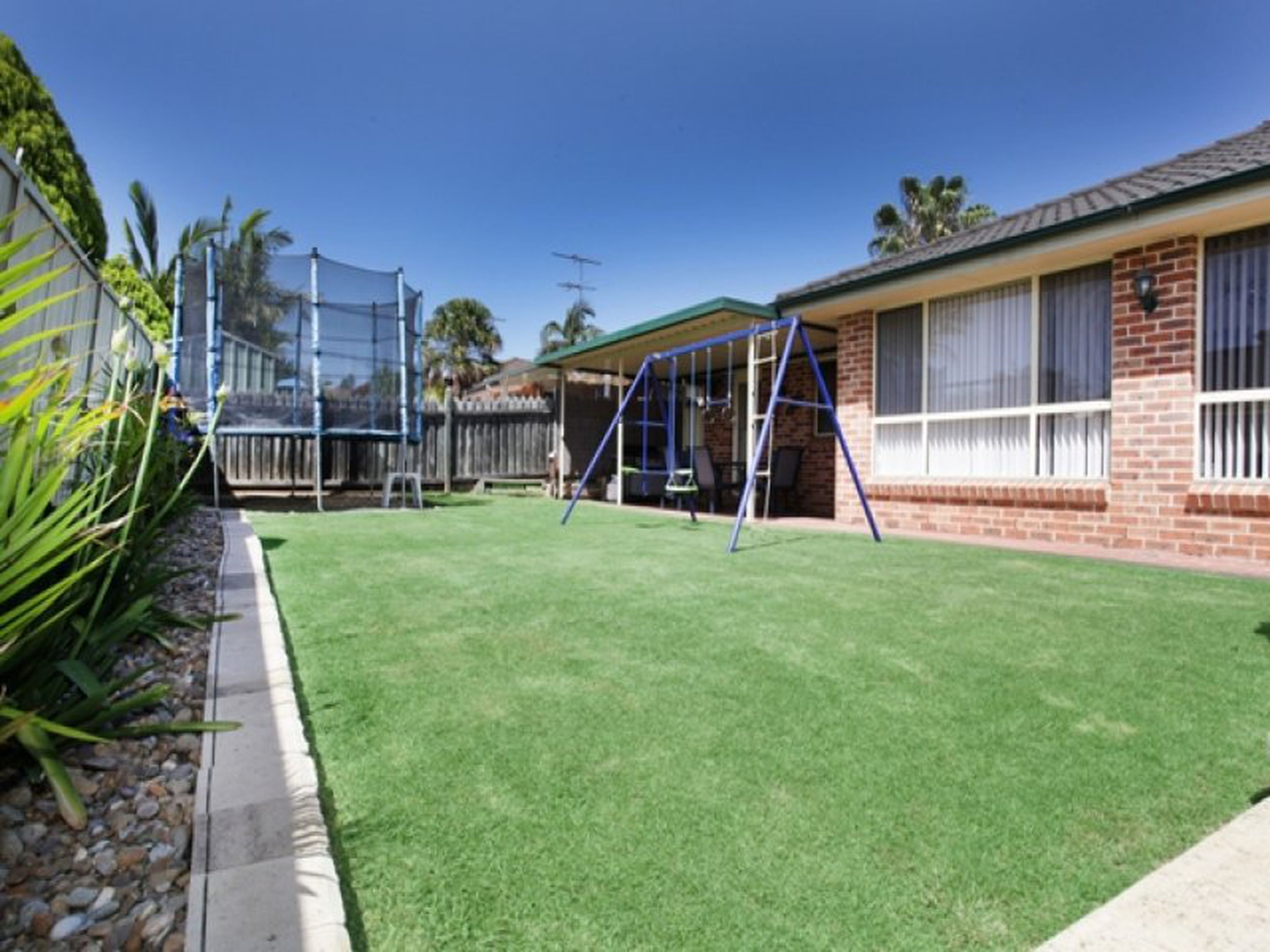 3 Karabi Close, GLENMORE PARK