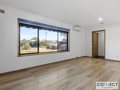 4 Oshannessy Street, Pakenham