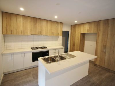 6B Nagle Drive, Belmont