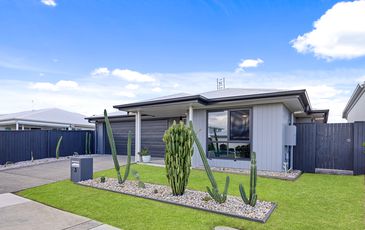 3 Makepeace Crescent, Banya