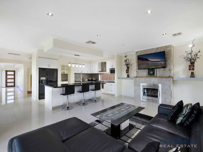 2 Freshfields Drive, Cranbourne North