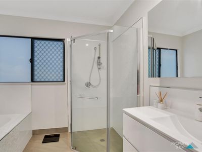 46 Homevale Ent, Mount Peter