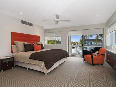 37 / 3 Marina Crescent, Hollywell