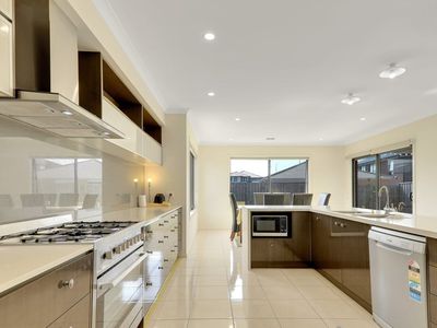 5 Fordham Road, Point Cook