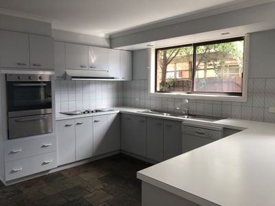 38 Kensington Road, Leopold