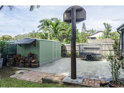27 Sunrise Avenue, Tewantin