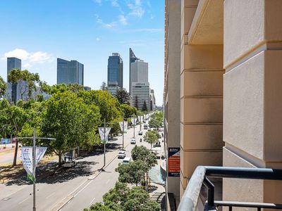 401 / 2 St Georges Terrace, Perth