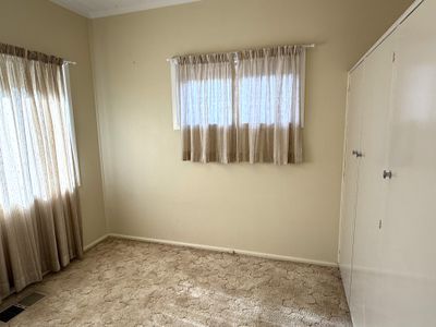 87 McNabb Crescent, Griffith