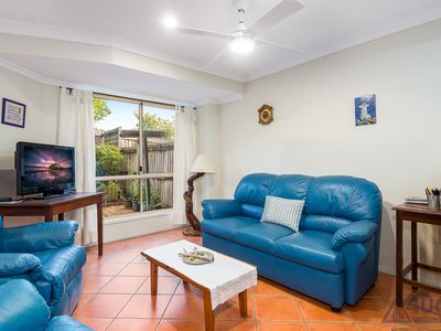 2 / 3 Sugarwood Street, Bellbowrie