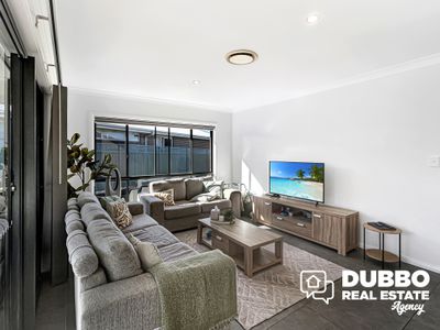 11 Waterfall Crescent, Dubbo