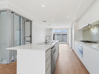 15 Montague Gra, Bushmead