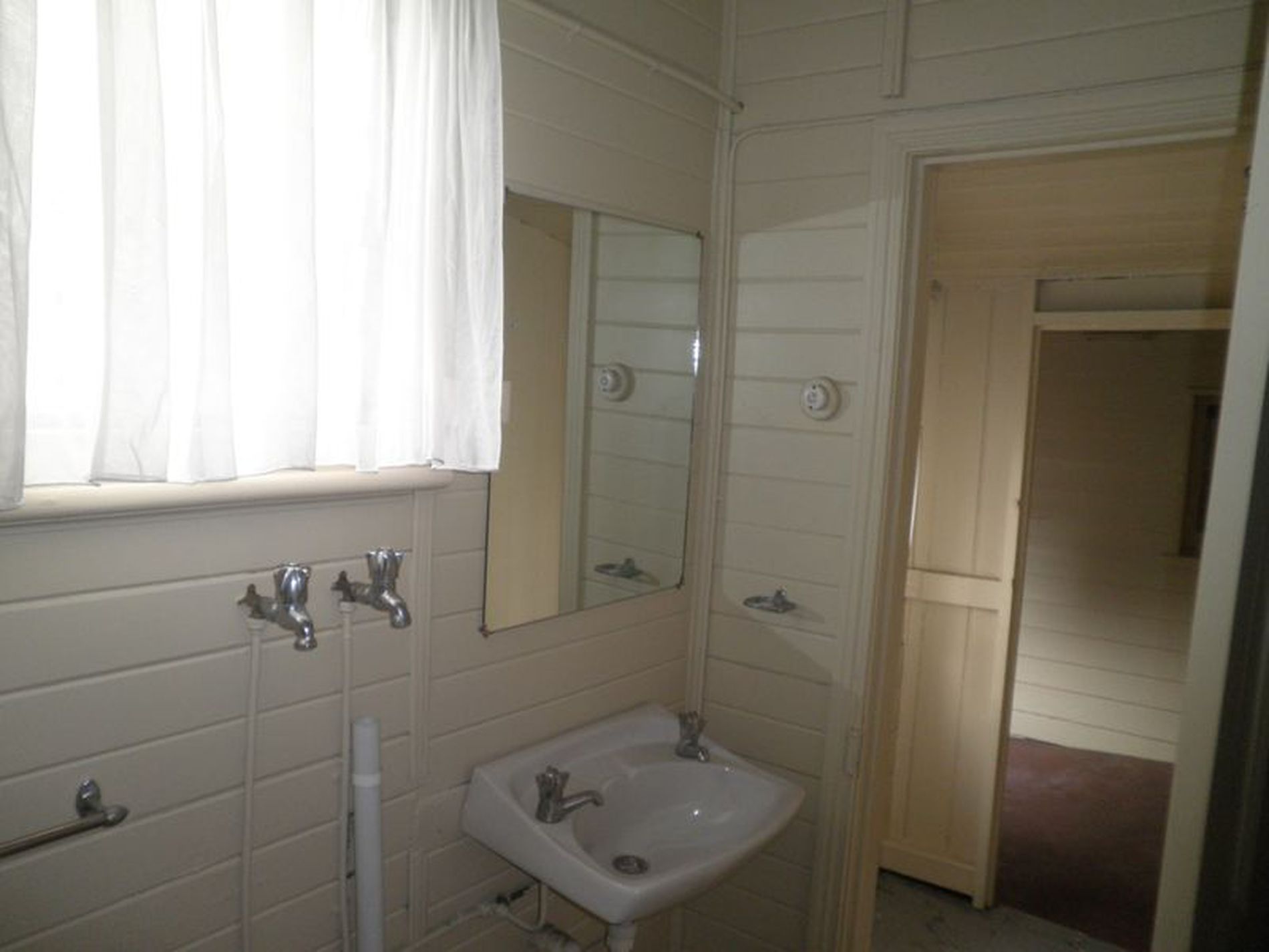 1 / 272 Latrobe Terrace, Newtown