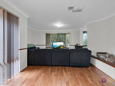 33 Redheart Drive, Thornlie