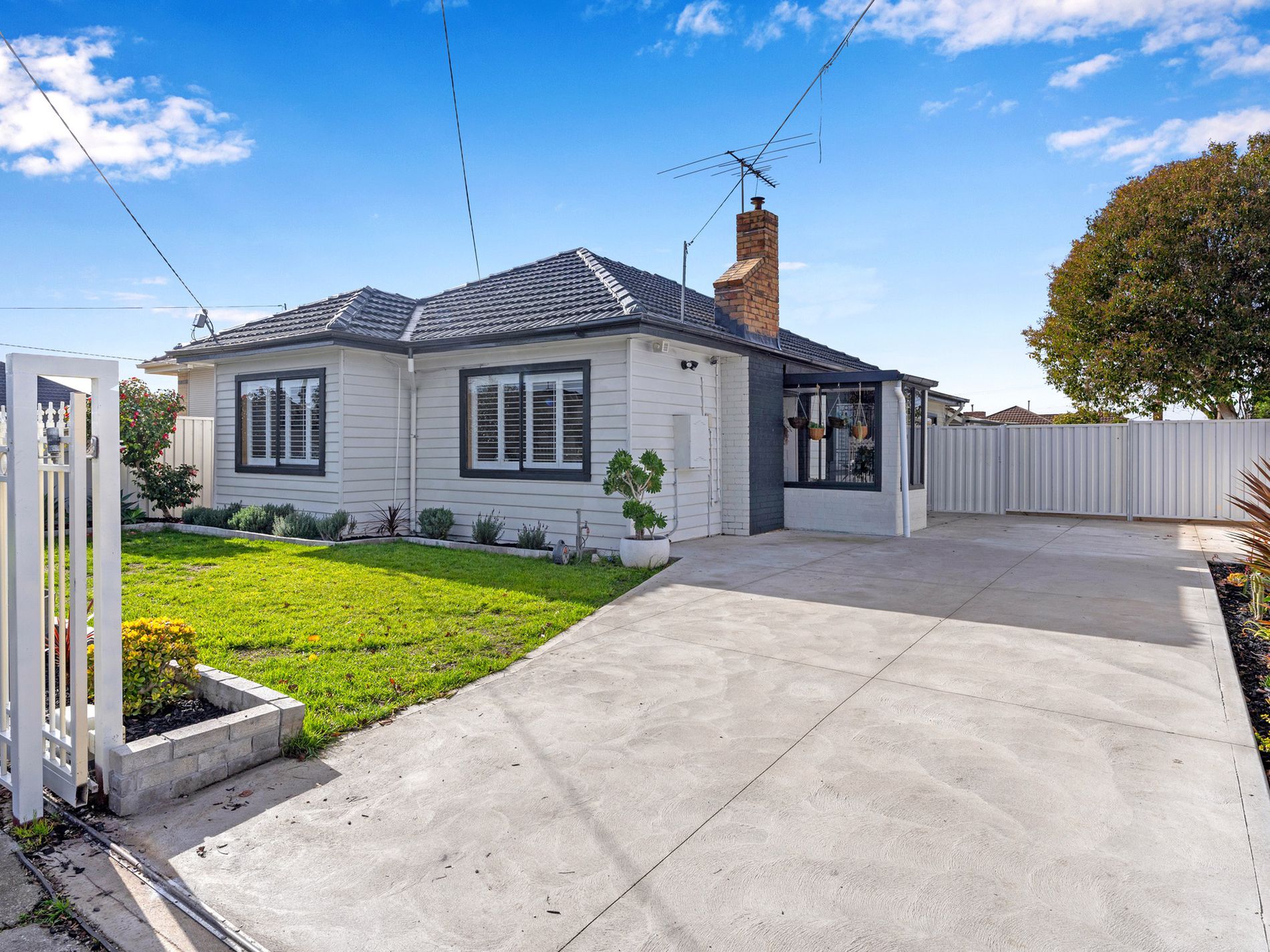 6 Compton Parade, Sunshine North