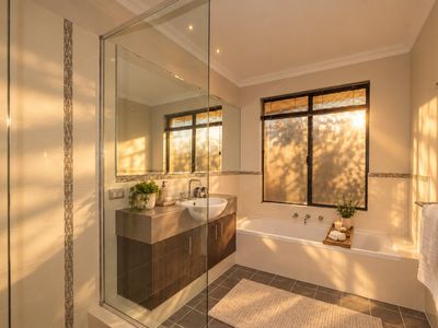 8 Edgar Link, Piara Waters