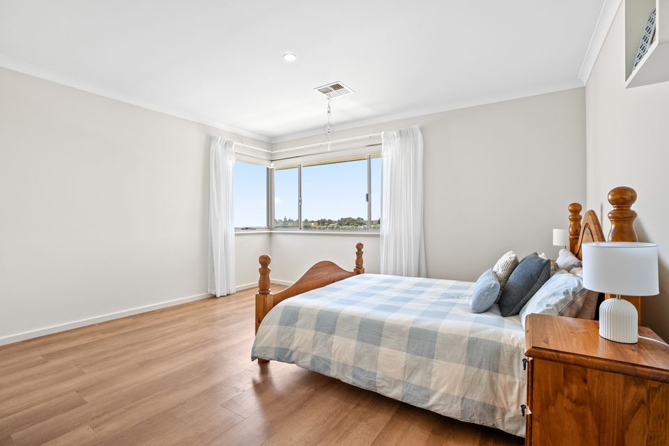 43 Holloways Ridge, Secret Harbour