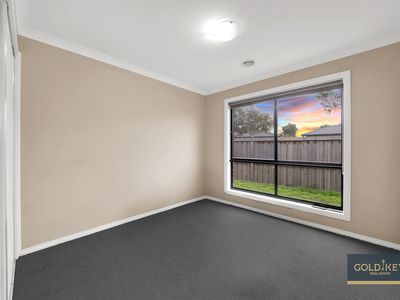 1 Bracken Close, Tarneit