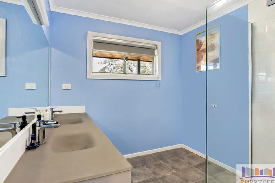 12 Muir Street, Kangaroo Flat