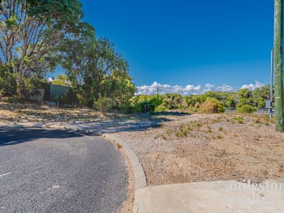 12 Mitchell Rd, Preston Beach