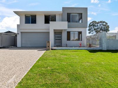 21 Corbett Way, Booragoon