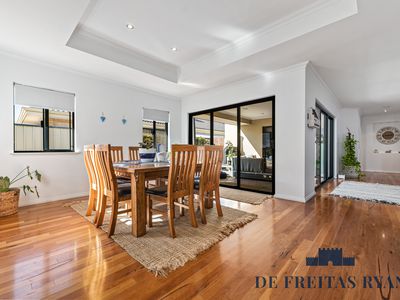 30 Bellavista Parade, Meadow Springs