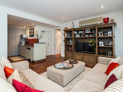 2 / 26 Saunders Street, East Perth