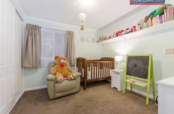 7 Crown Point, Craigieburn