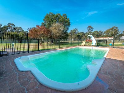 745 Londonderry Road, Londonderry