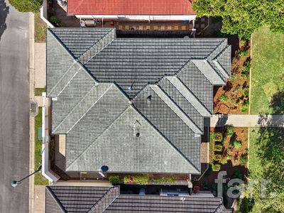 9 / 11 Eden Court, Nerang