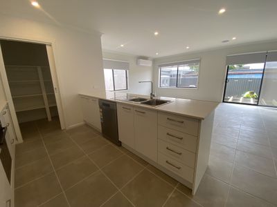 7B Logan Street, Hamlyn Heights