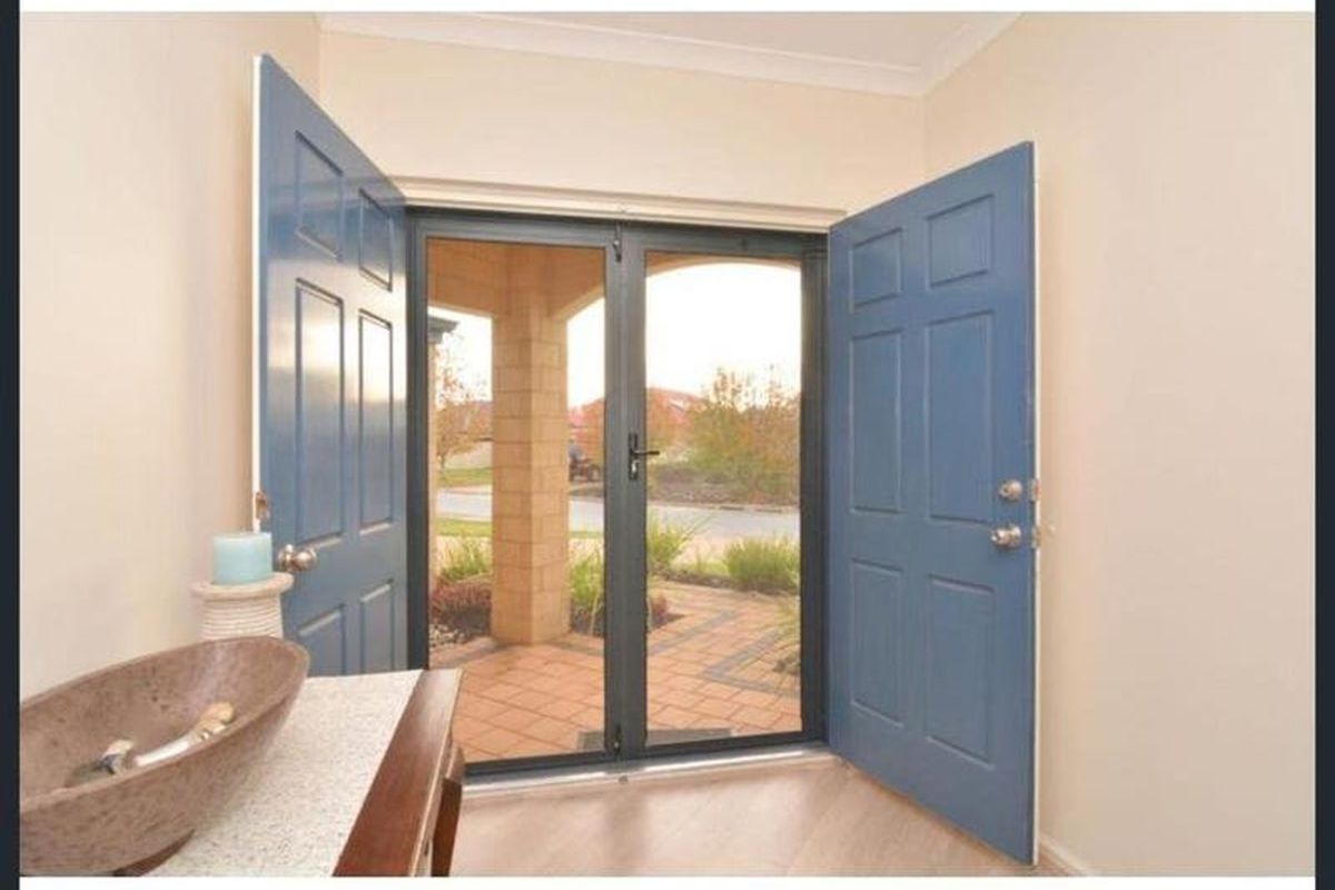 9 Woodside Loop, Beckenham