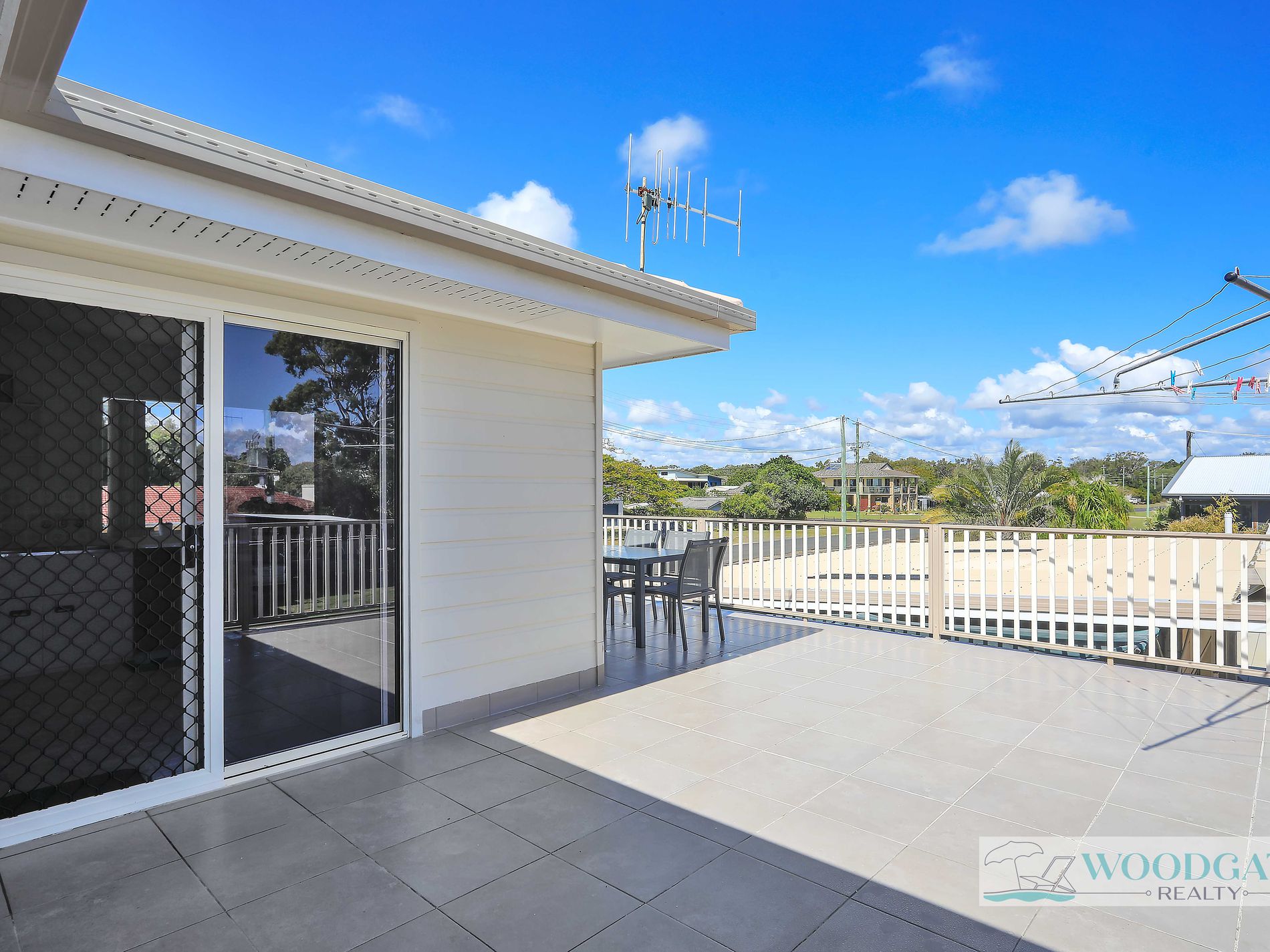 101 Esplanade, Woodgate