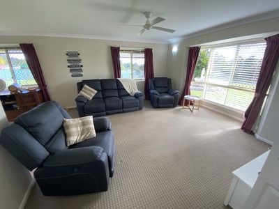 11 Macaulay Drive, Kingaroy