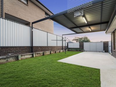 22 Rhodes Avenue, Guildford