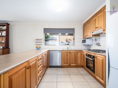 28 Waratah Drive, Altona Meadows