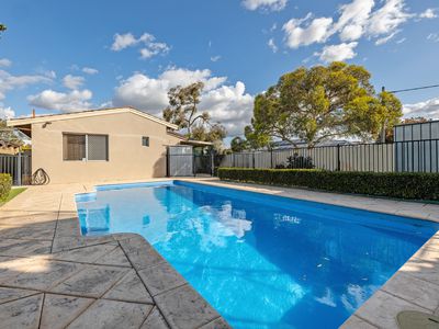 132 Treasure Road, Queens Park