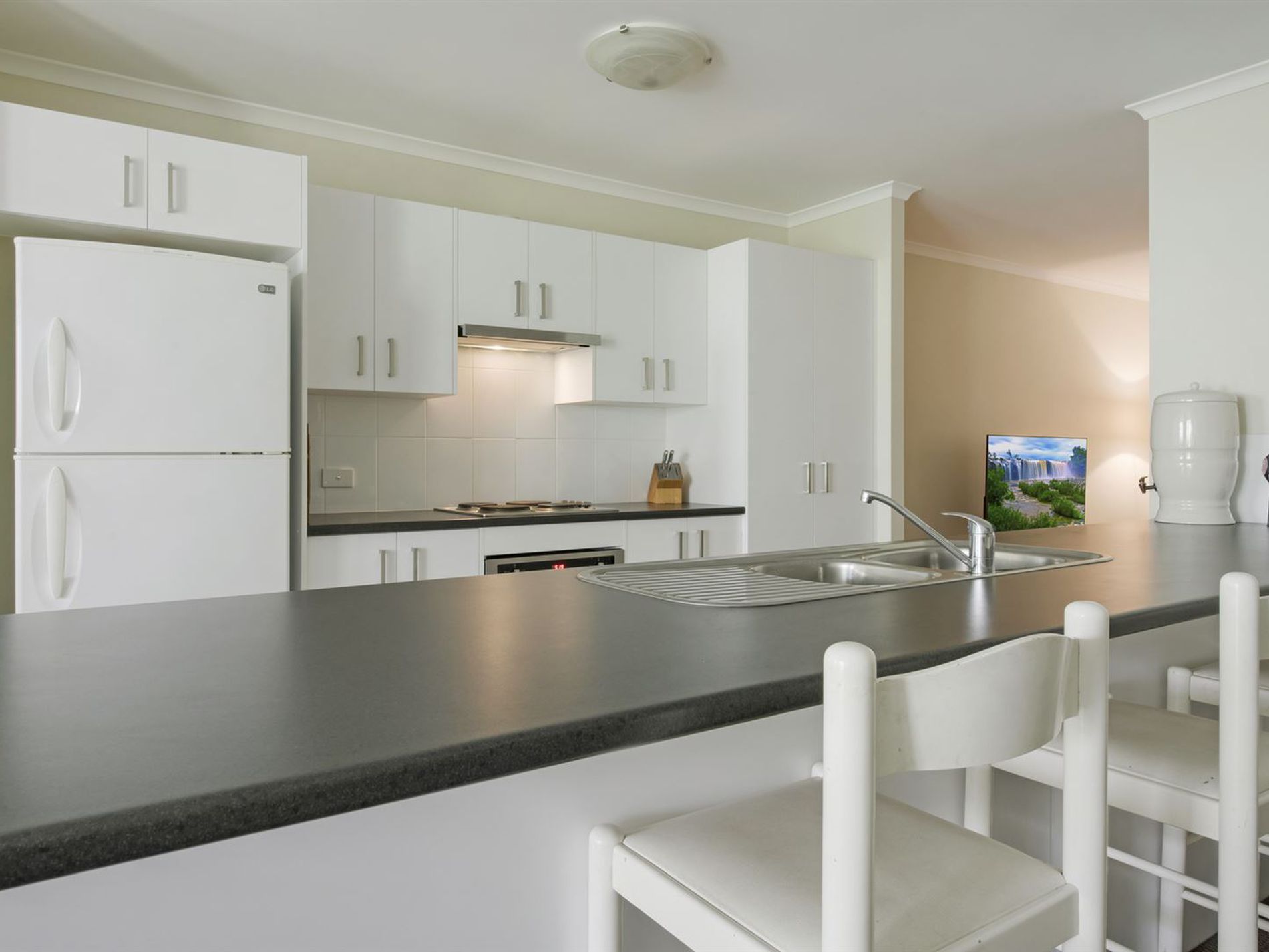 2 & 2a Huntingdale Drive, Mollymook