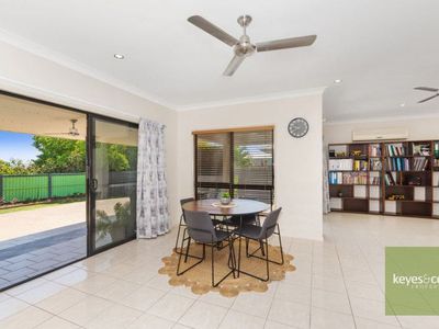 9 Santiago Court, Mount Louisa
