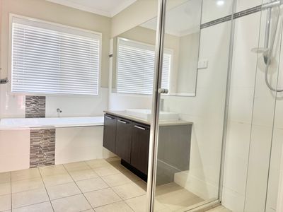 17 Lancewood Road, Manor Lakes