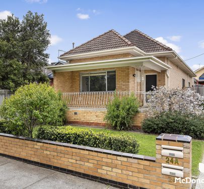 24 Violet Street, Essendon