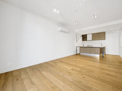 132 / 33 Quay Boulevard, Werribee South
