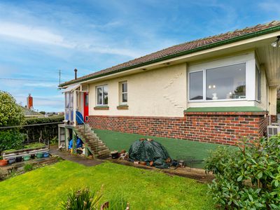 102 Preston Crescent, Belleknowes