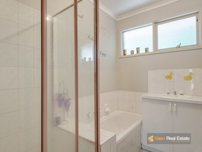 13 Calwell Crt, Skye