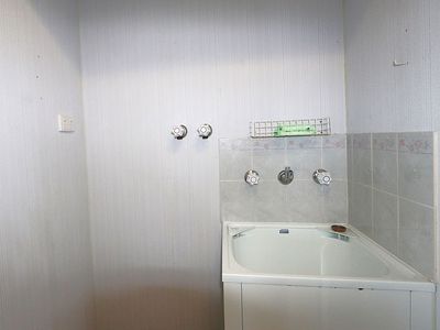 2 Holland Court, Allendale East