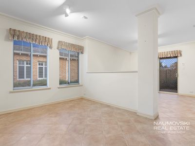 2 / 2 Welburn Street, Nollamara