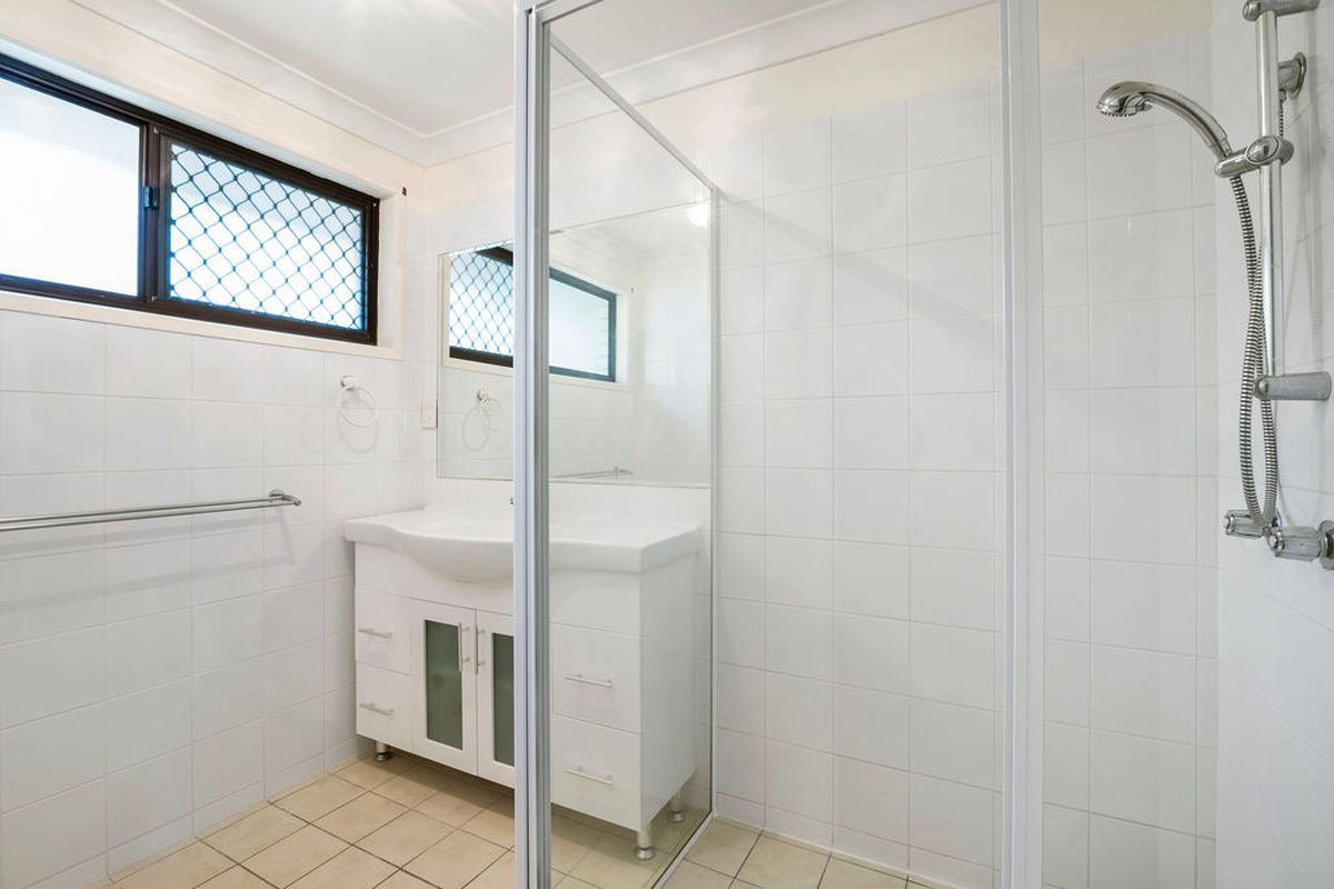 1 / 7 DAISY STREET, Elanora