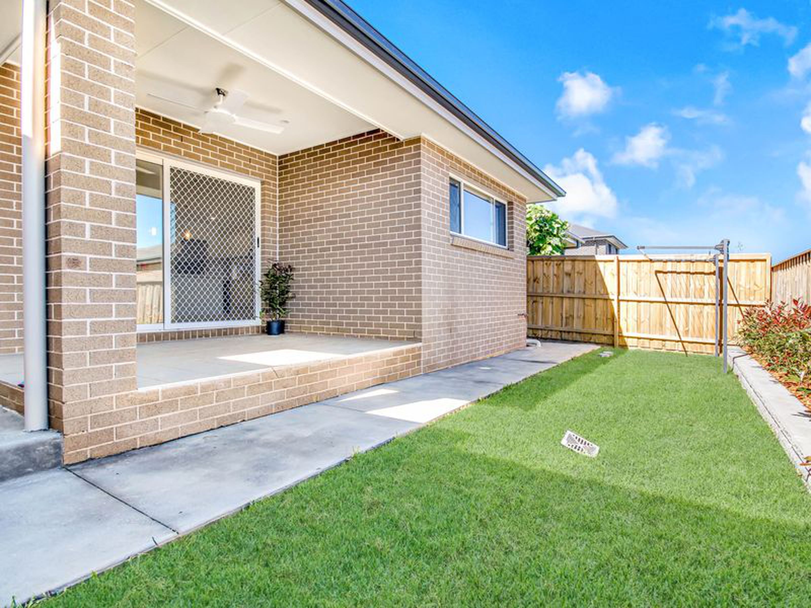 9 Redhaven Street, CADDENS