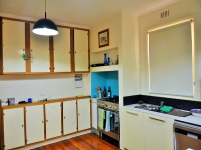 10 Hayes Parade, Pascoe Vale
